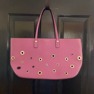 Gently used Henri B bag. Beautiful pink color.